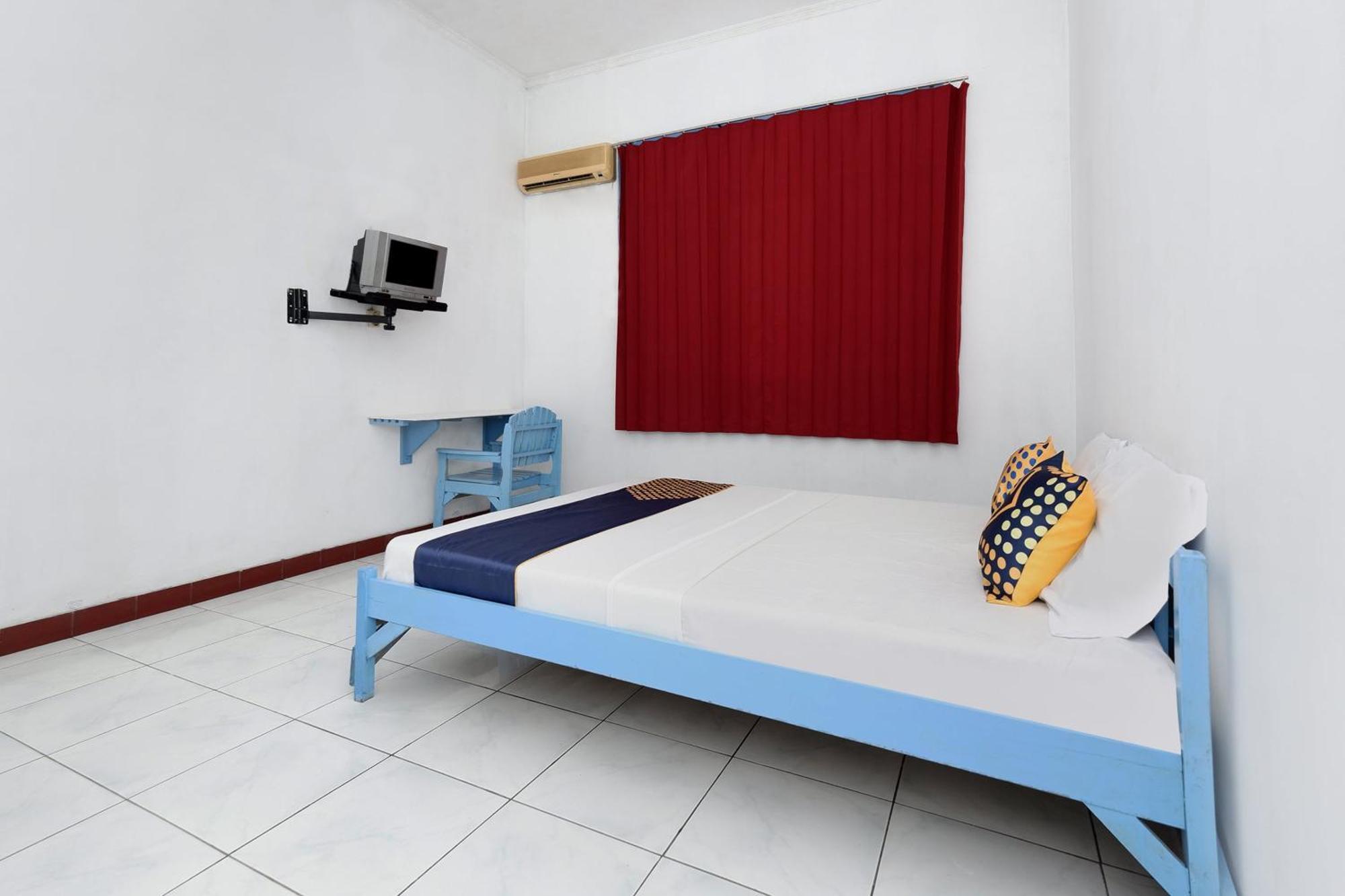 Spot On 2289 Hotel Saudara Tegal  Exterior photo