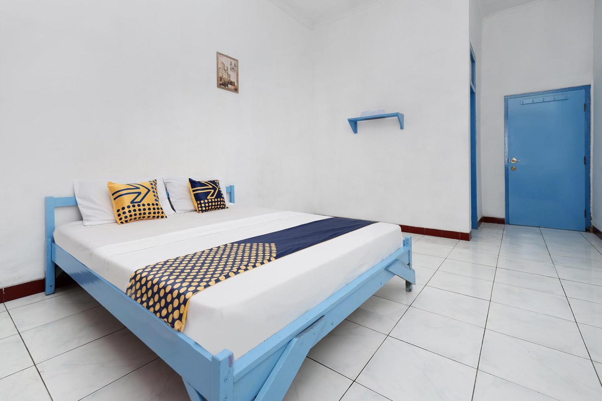 Spot On 2289 Hotel Saudara Tegal  Exterior photo