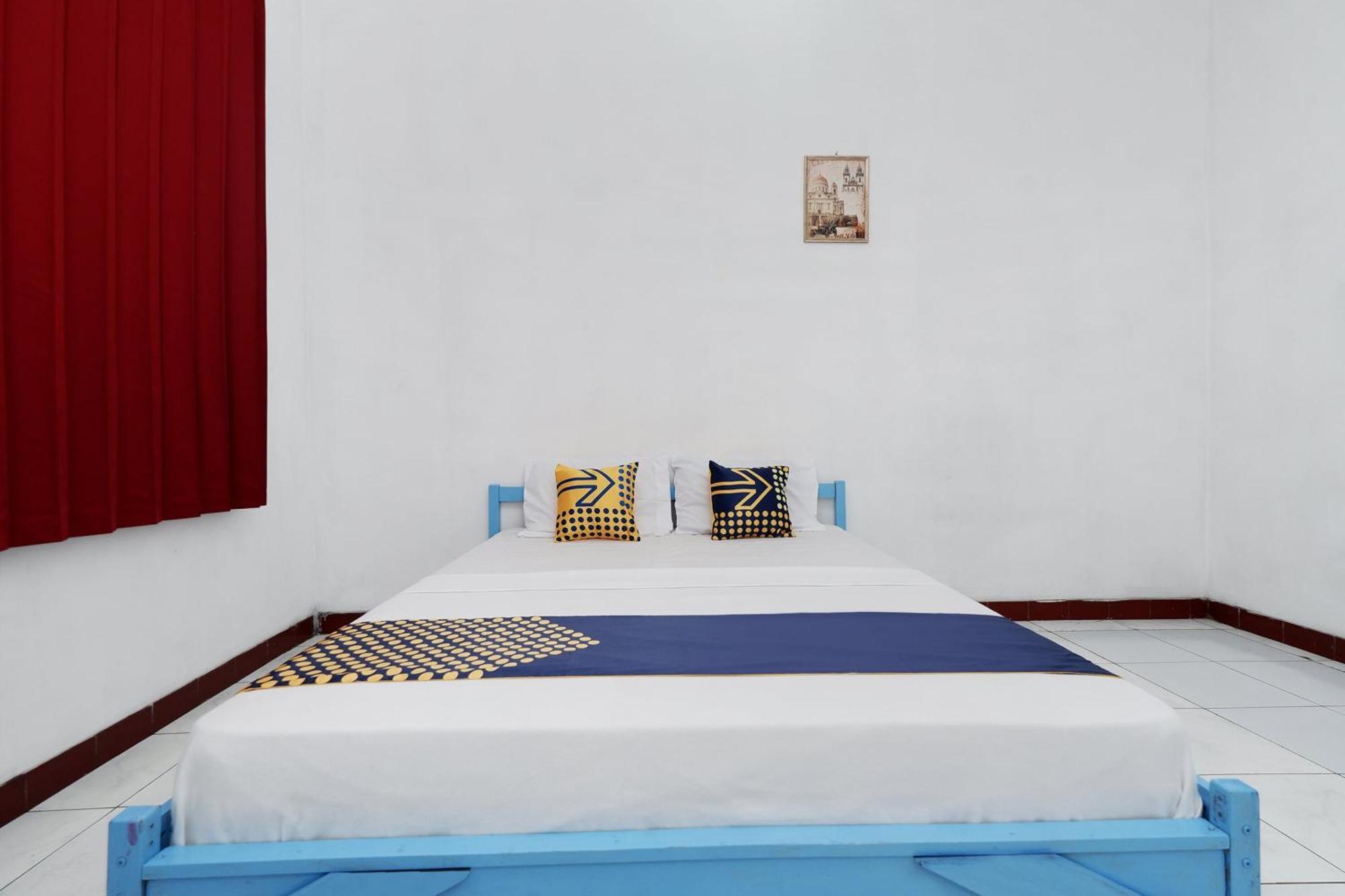 Spot On 2289 Hotel Saudara Tegal  Exterior photo